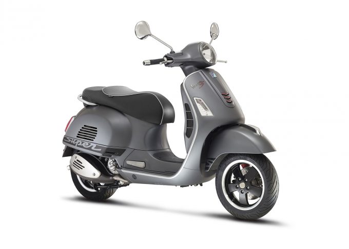2016-Vespa-GTS300-Super-Sport-ABS2