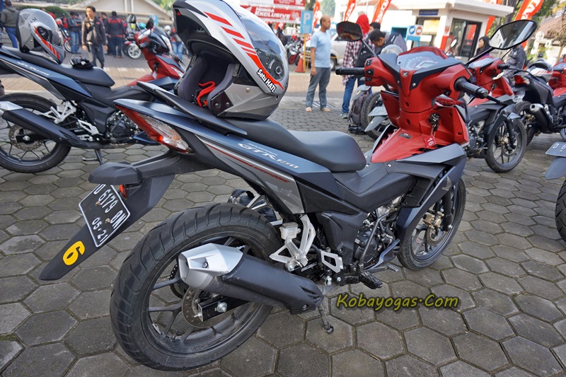 honda supra gtr 150 samping belakang