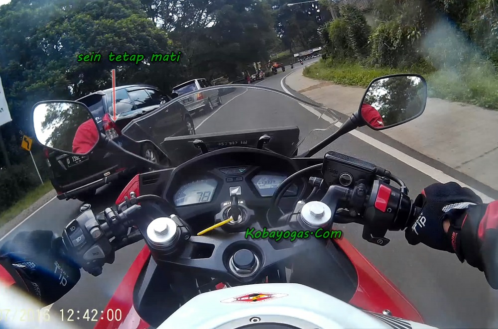 CBR650F vs Avanza 1