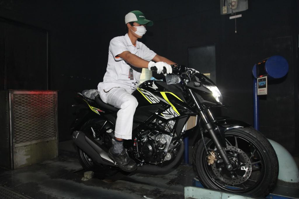 warnanya mirip cb500F lawas