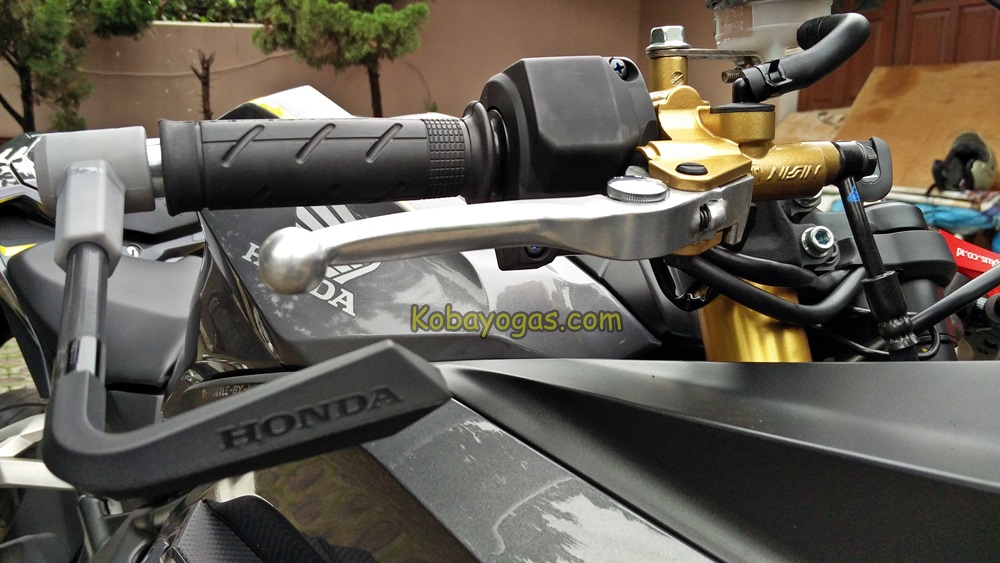 hand guard dan master rem nissin untuk CBR250RR