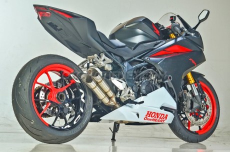 Modifikasi-Honda-CBR250RR pakai Limbah-Moge