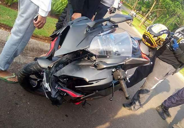 anak smp bawa cbr250rr nabrak tiang