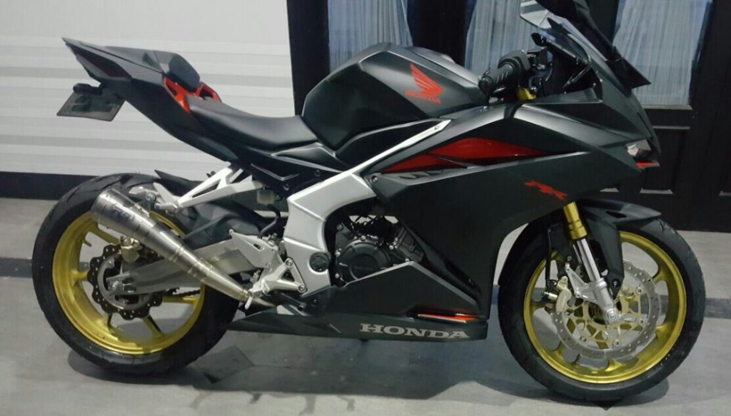 modifikasi Honda CBR250RR pakai deltabox plastik