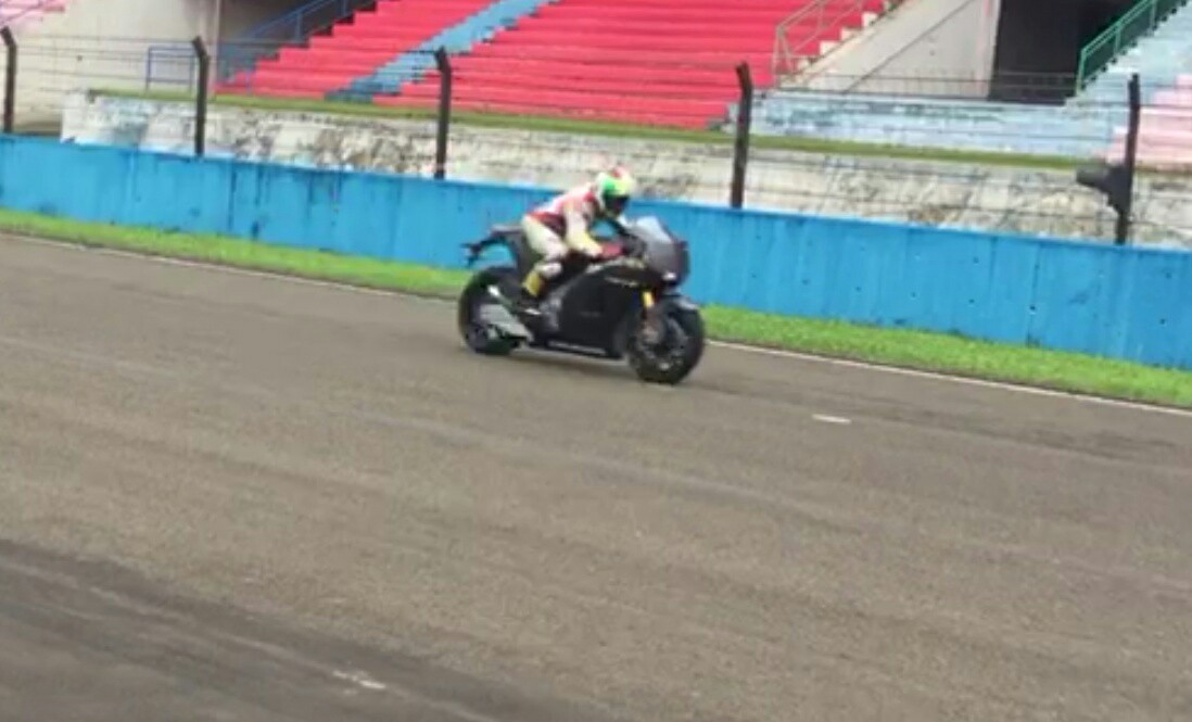 test ride Honda RC213V-S