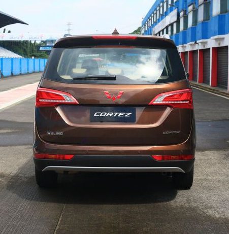 wuling cortez belakang