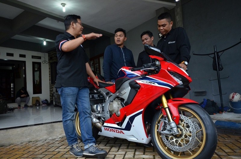 pemilik CBR1000RR SP Fireblade pertama di Indonesia