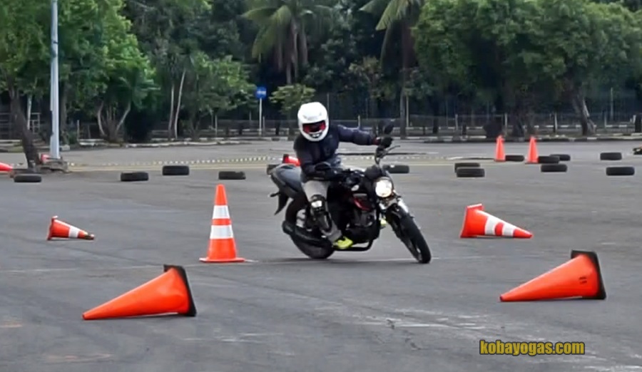 TEST RIDE HONDA CB150 VERZA kobayogas