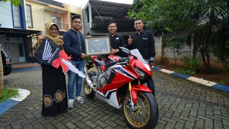 pemilik CBR1000RR SP Fireblade pertama di Indonesia