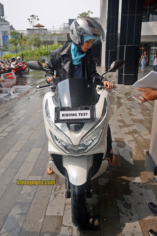 cewek test ride all new pcx 150 2018