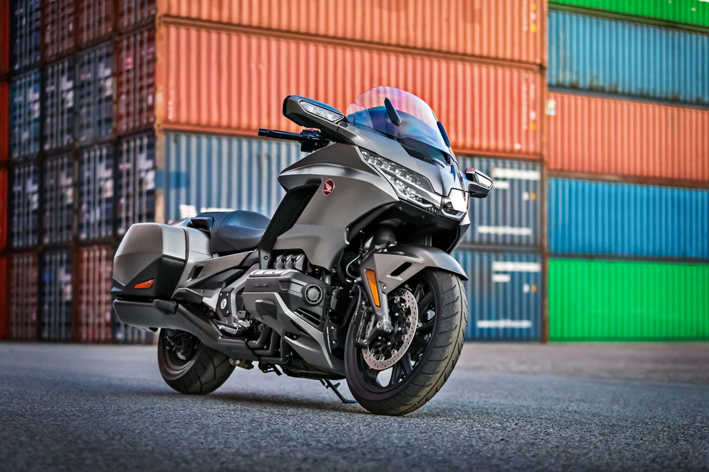 Honda Gold Wing 2018 grey 1