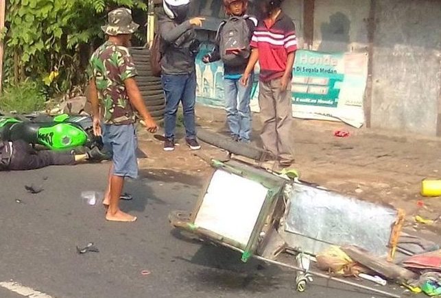 akibat spion dilipat pengendara ninja tewas tersambar truk di malang