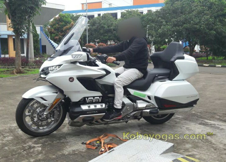 spy shot honda gold wing 2018