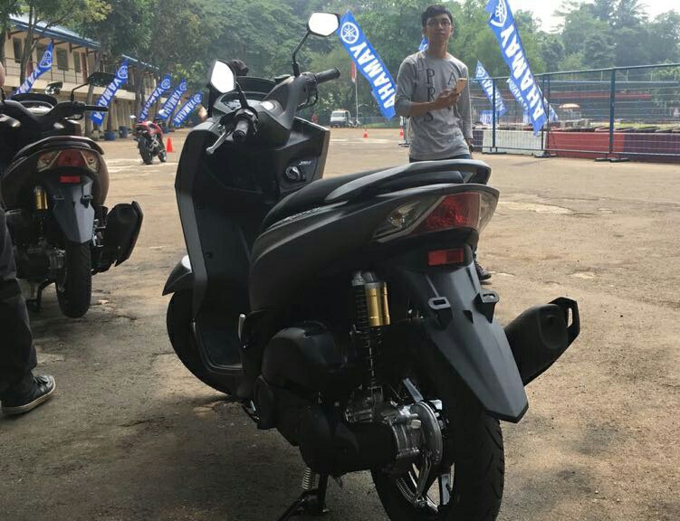 test ride Lexi 125