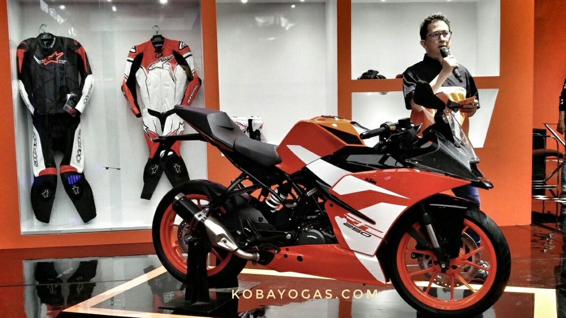 KTM RC250 SE Side Muffler 3
