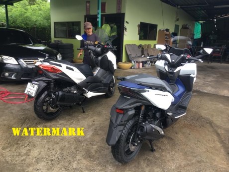 Honda Forza 300 vs Yamaha XMax 300