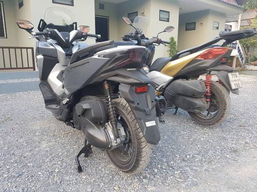 Honda Forza vs Yamaha XMax