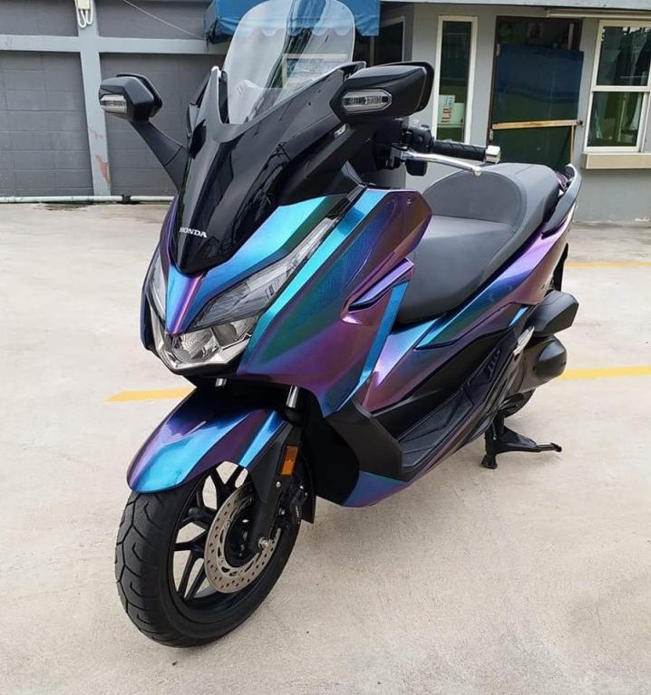 Modifikasi Honda Forza cat bunglon 1