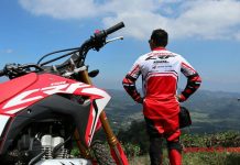 Main Off Road Makin Aman Dengan Riding Gear Yang Tepat, Apa Saja?