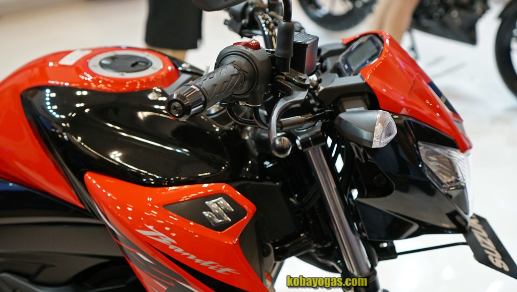Galeri Gambar dan Foto Suzuki GSX150 4