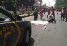 Cekcok Hingga Mobilnya Ditendang, Pengendara Mercy Tabrak Pemotor Hingga Tewas