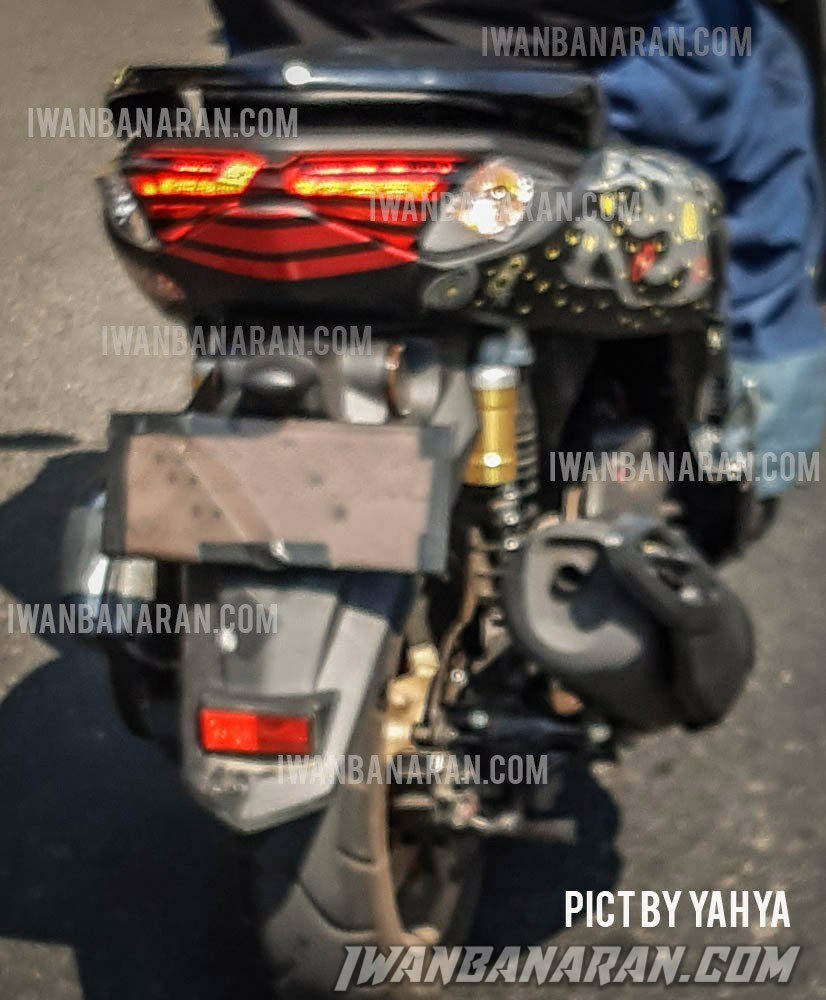 Yamaha NMax facelift 2019 stop lamp