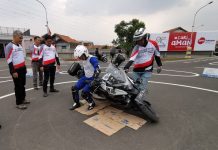 Tips Cara Mendirikan Moge Dari Posisi Jatuh Agar Terhindar Dari Cidera