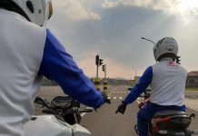 4 Kode Dasar Saat Sedang Touring Menggunakan Sepeda Motor