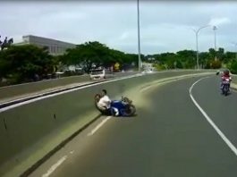 Tiga Bocil Belok Tekor Boncengan Tanpa Helm Malah Serempet Tembok