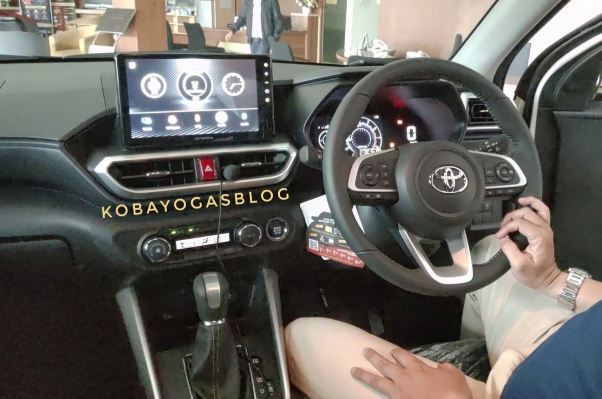 Toyota Raize 1.0 Turbo GR Sport dashboard