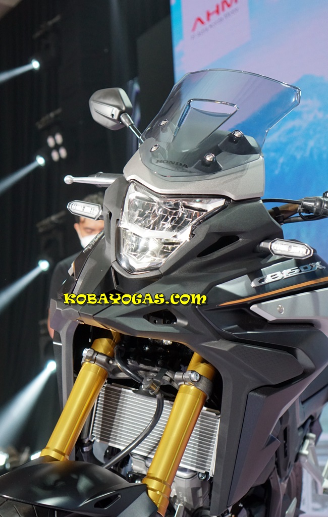 Honda CB150X Indonesia headlamp