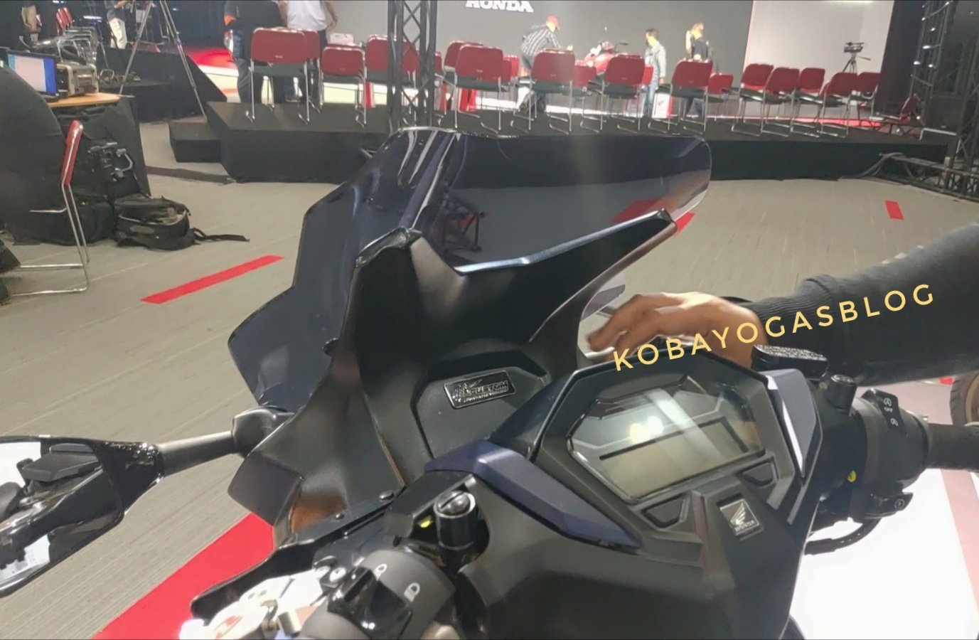 Honda Vario 160 Modif windshield