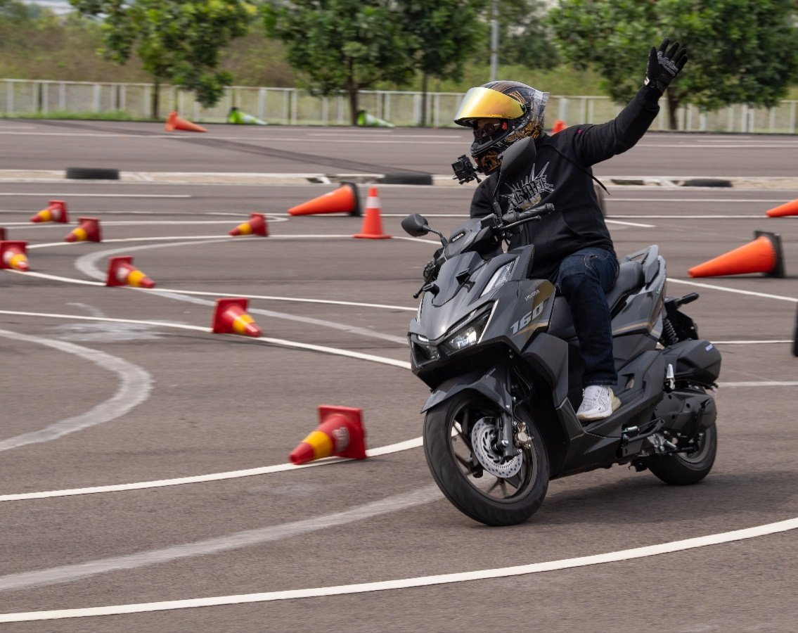 Test Ride Vario 160 2022