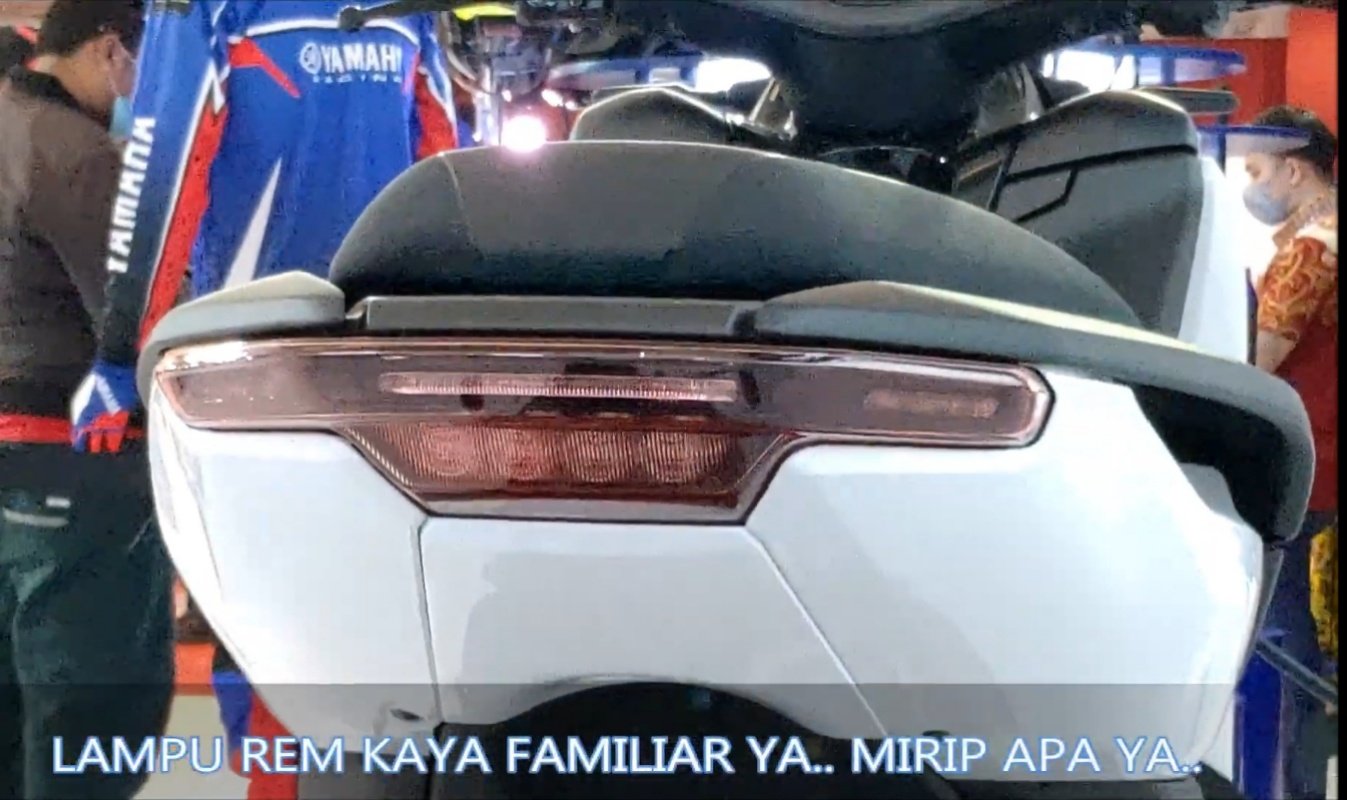 Yamaha E01