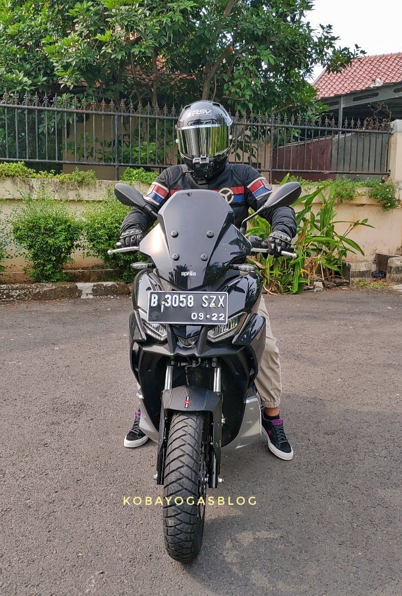 review Aprilia SR GT200