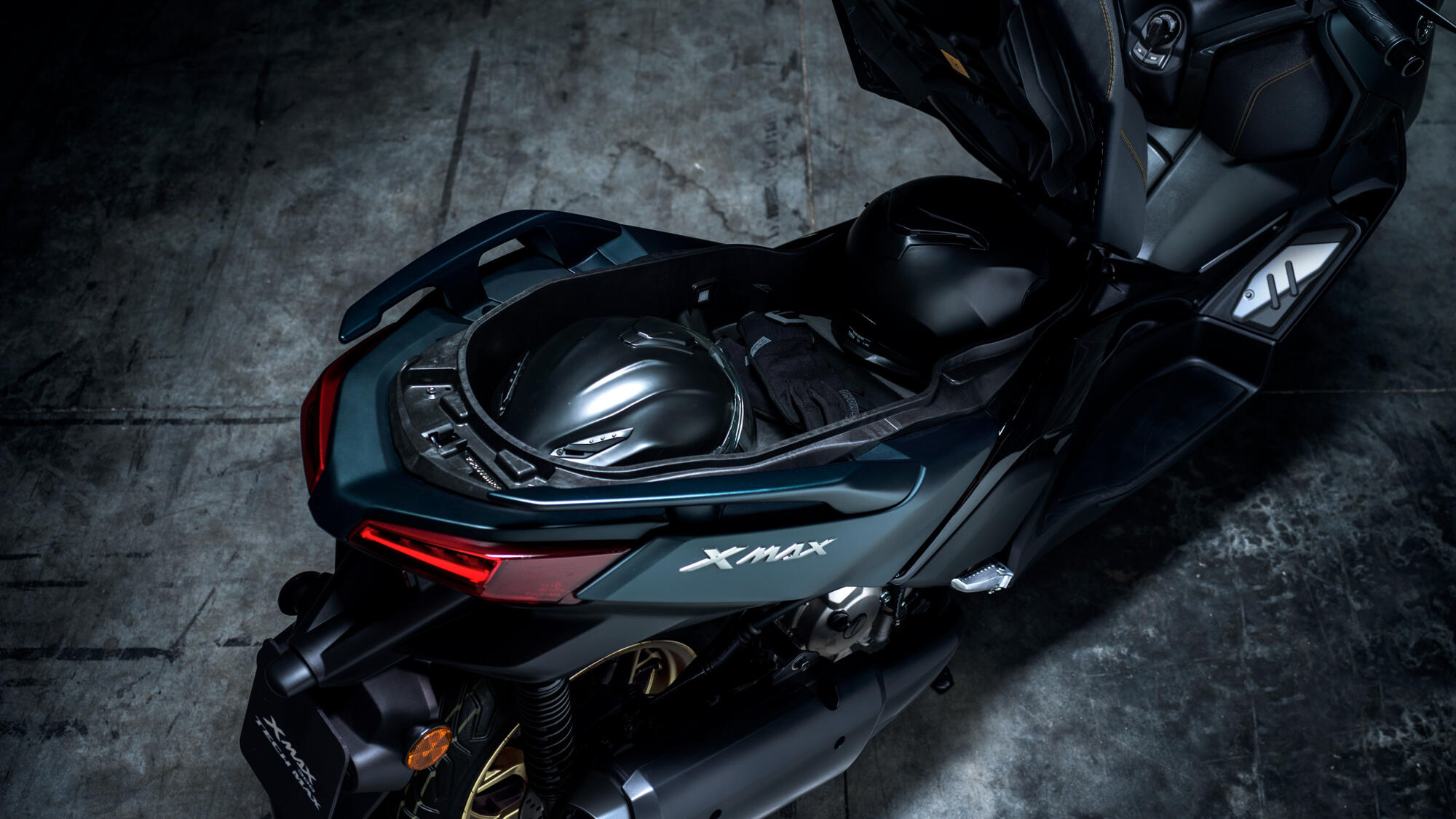 Yamaha XMax 250 2023 luggage bagasi