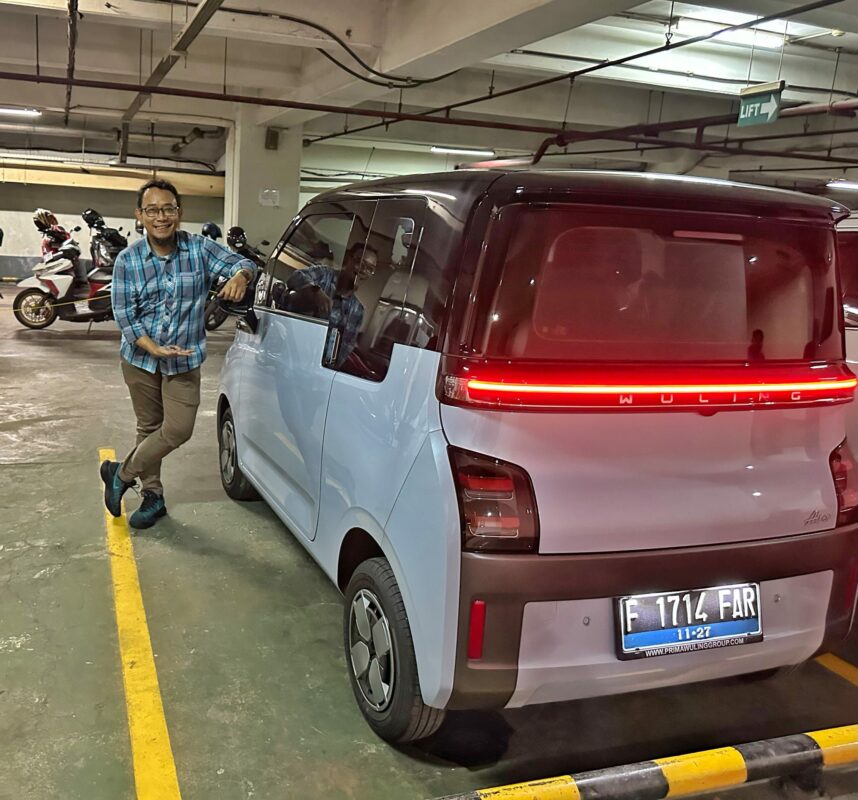 ban mobil listrik