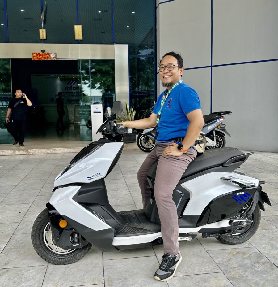 test ride Zeeho AE8
