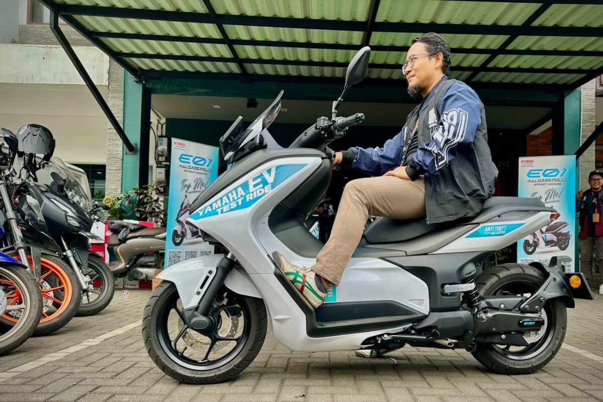 Test Ride Yamaha E01