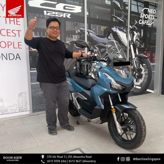 Honda ADV 160 2023 warna biru
