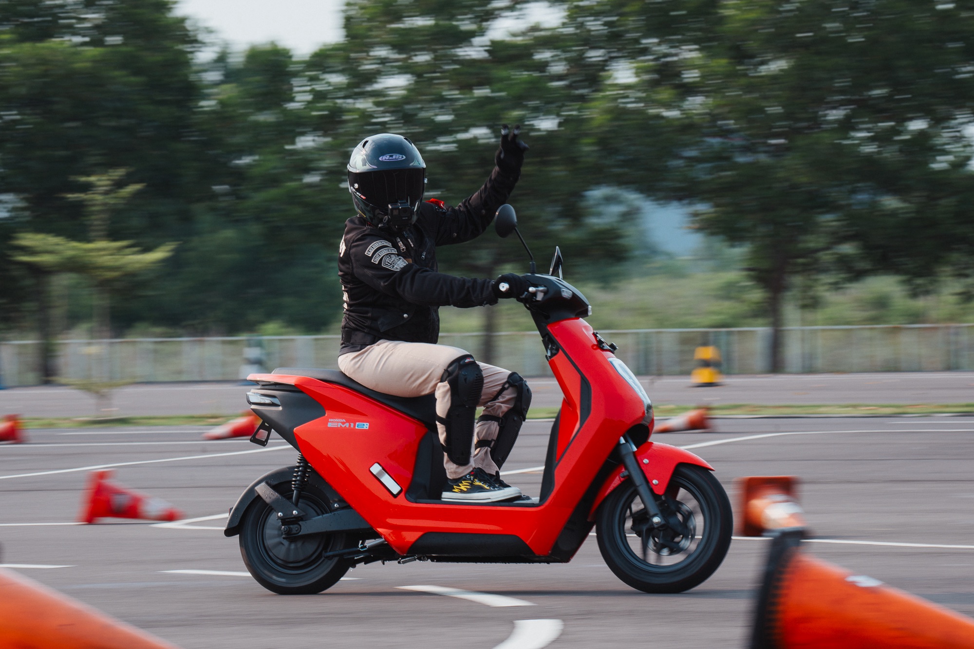 review honda EM1